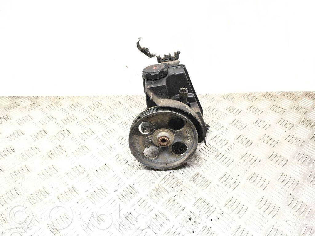 Peugeot 206 Ohjaustehostimen pumppu 