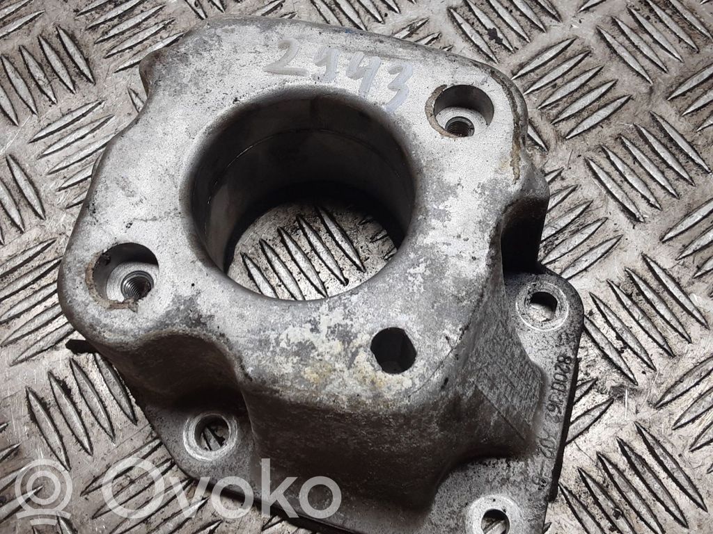 Renault Scenic II -  Grand scenic II Engine mounting bracket 