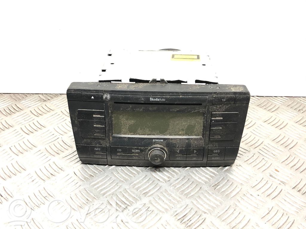 Panel / Radioodtwarzacz CD/DVD/GPS   E1110R02XXX,SKZ7Z3E0035216,1Z0035161A
