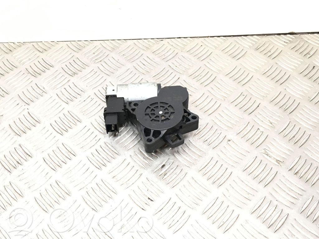 Opel Astra H Silnik regulatora szyby drzwi przednich 