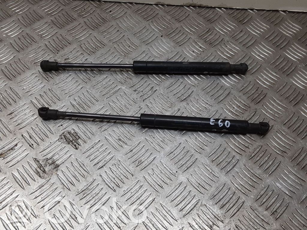 BMW 5 E60 E61 Takaluukun tuen kaasujousi 