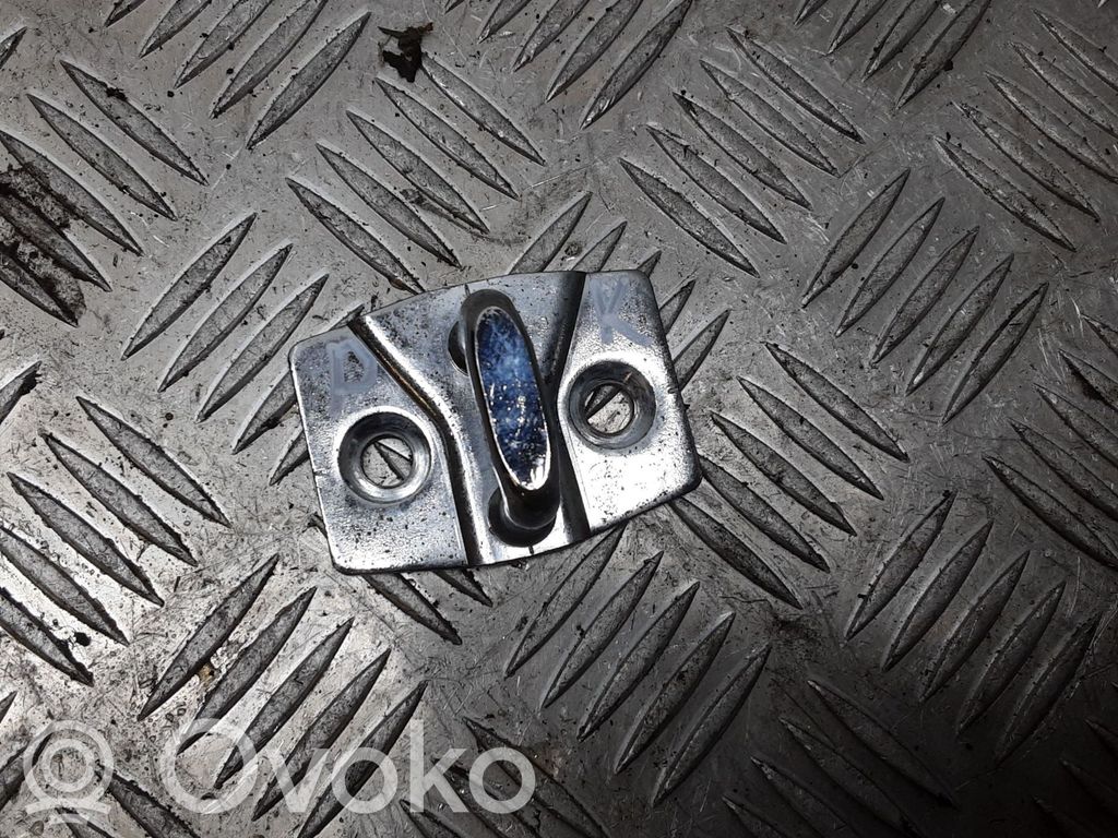 BMW 5 E60 E61 Rear door lock loop/hook striker 