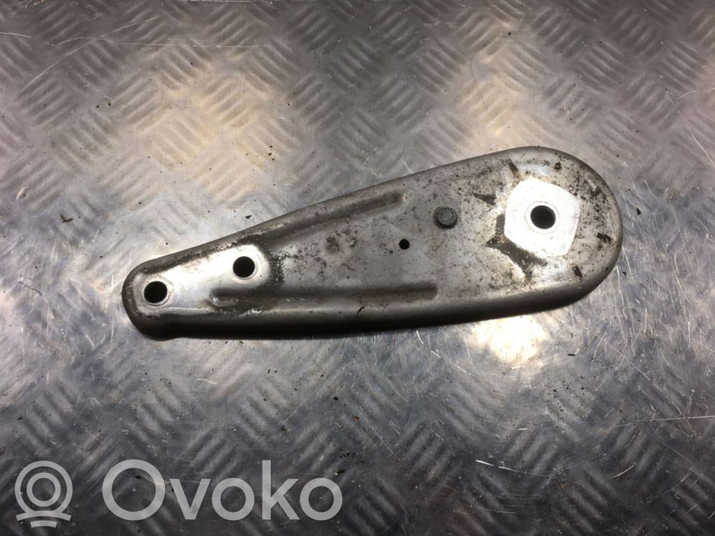 BMW 5 E60 E61 Moottorin kiinnikekorvake (käytetyt) 