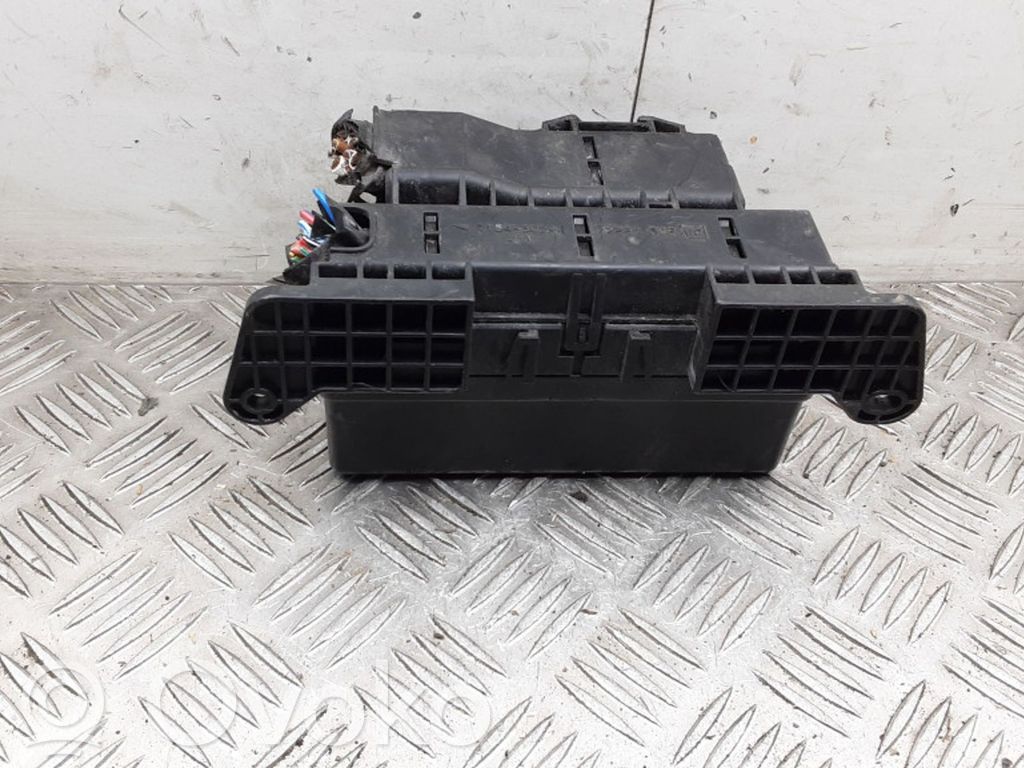 Nissan Terrano Fuse module 