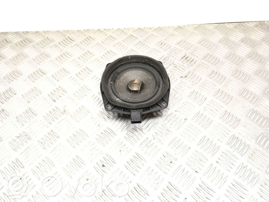 Mitsubishi Colt Altavoz de la puerta delantera 