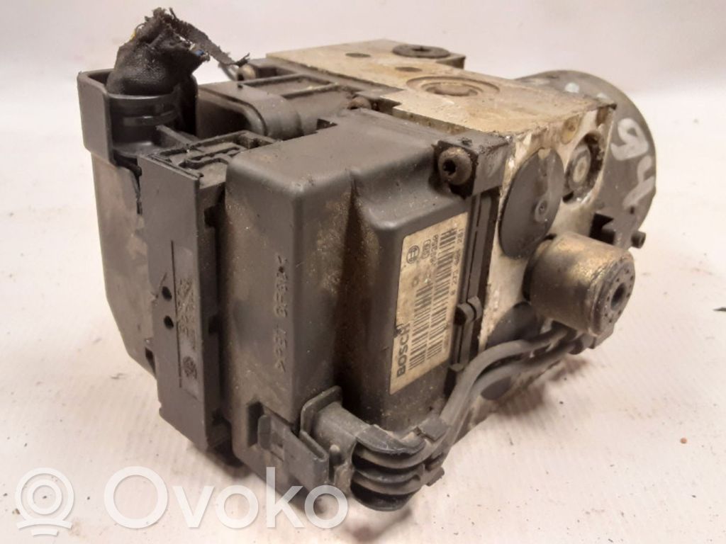 Volkswagen PASSAT B5 Pompa ABS 