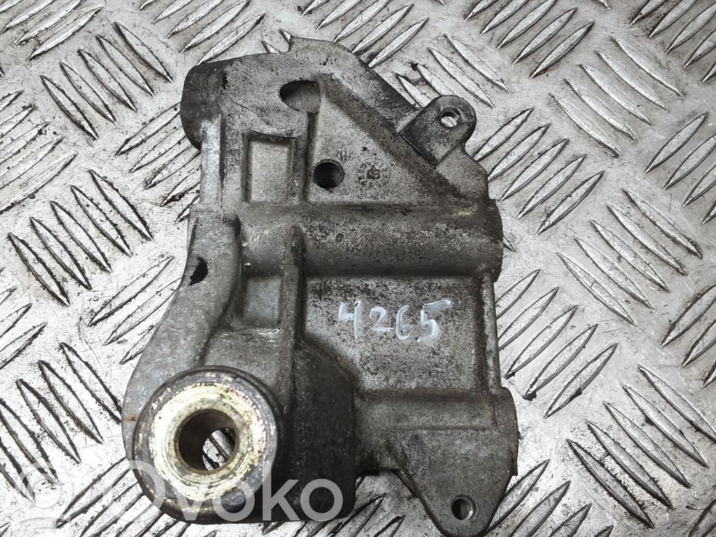 Alfa Romeo 156 Engine mounting bracket 