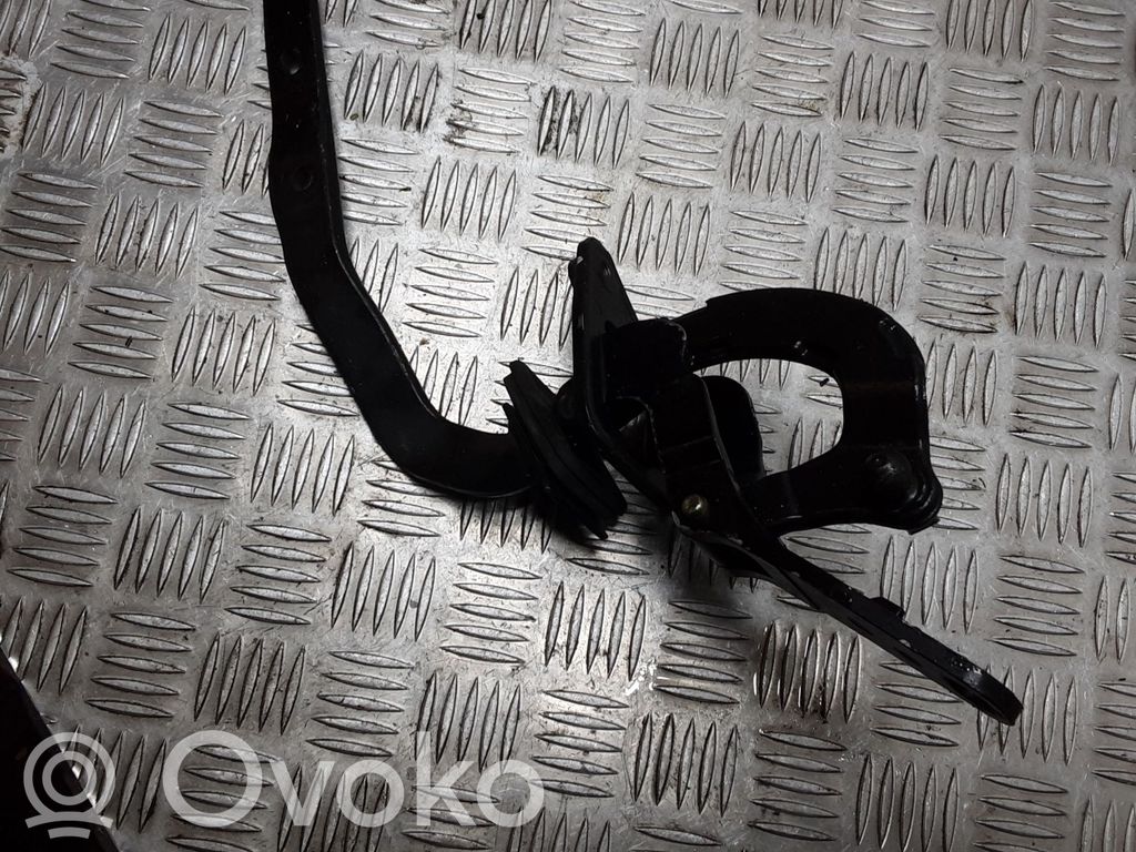 Volvo V70 Tailgate/trunk/boot hinge 