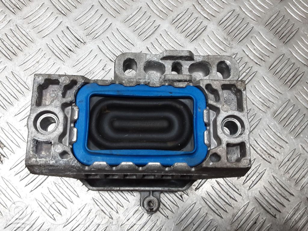 Audi A3 S3 8P Engine mount bracket 