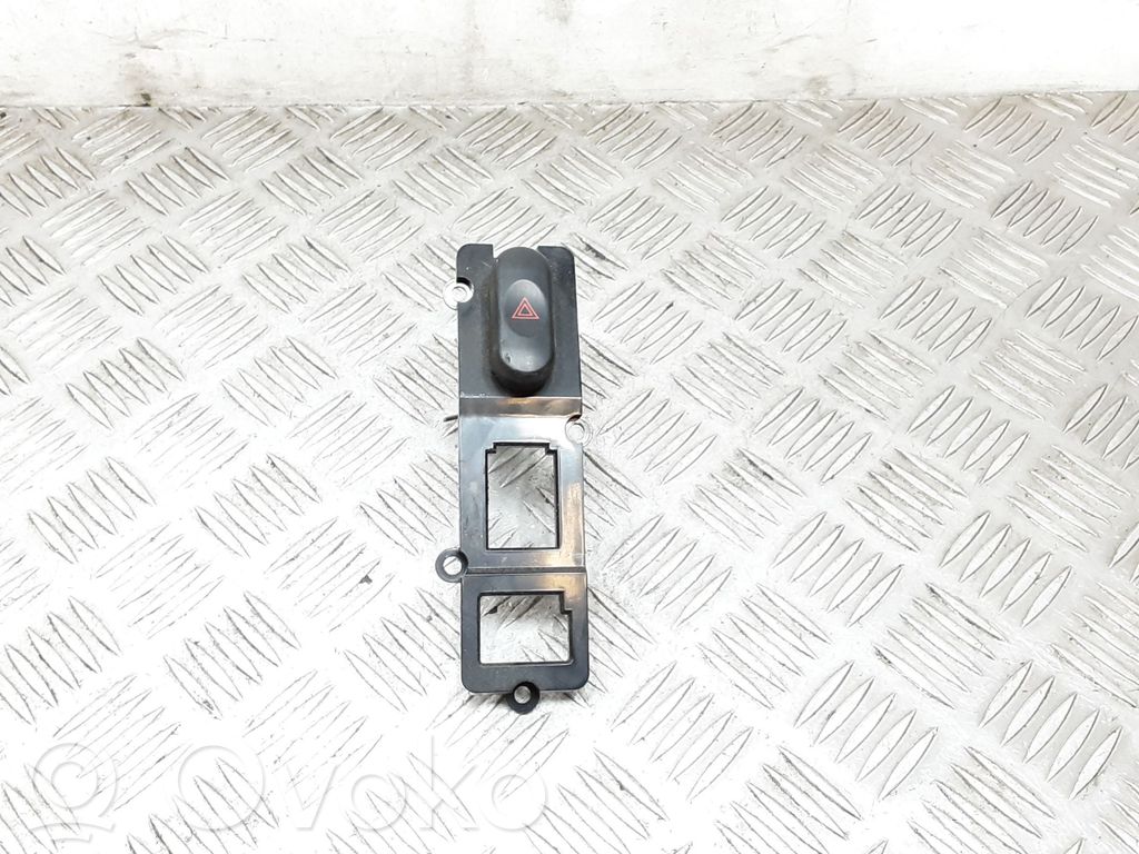 Mitsubishi Pajero Sport I Hazard light switch 