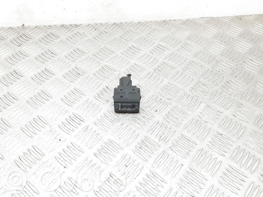 Volkswagen Polo IV 9N3 Headlight level height control switch 