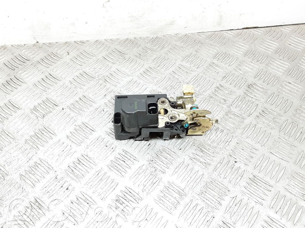 Loading door lock   5A05