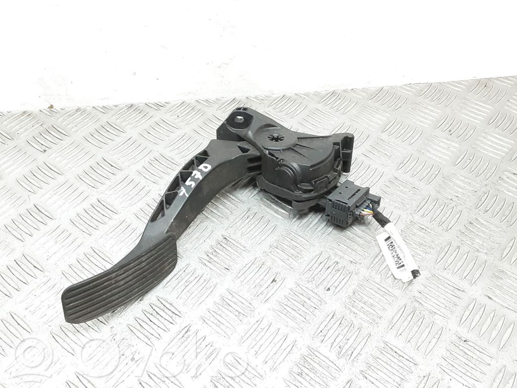 Opel Insignia A Accelerator throttle pedal 