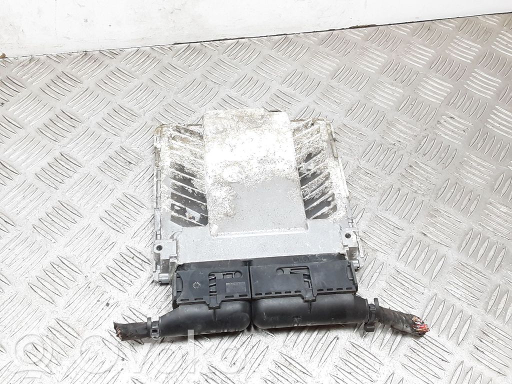 Volkswagen PASSAT B6 Engine control unit/module 