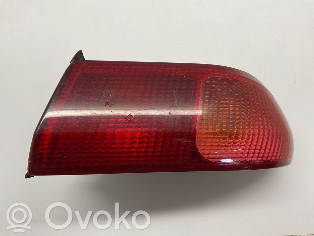 Alfa Romeo 156 Aizmugurējais lukturis virsbūvē 