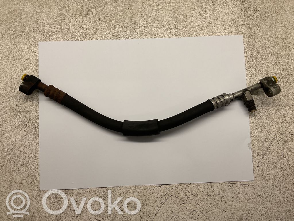 BMW 3 E46 Ilmastointilaitteen putki (A/C) 