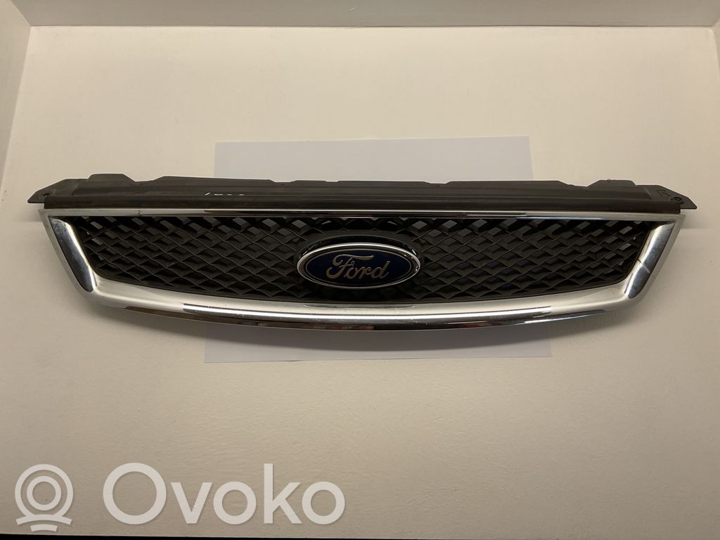 Ford Focus Augšējais režģis 