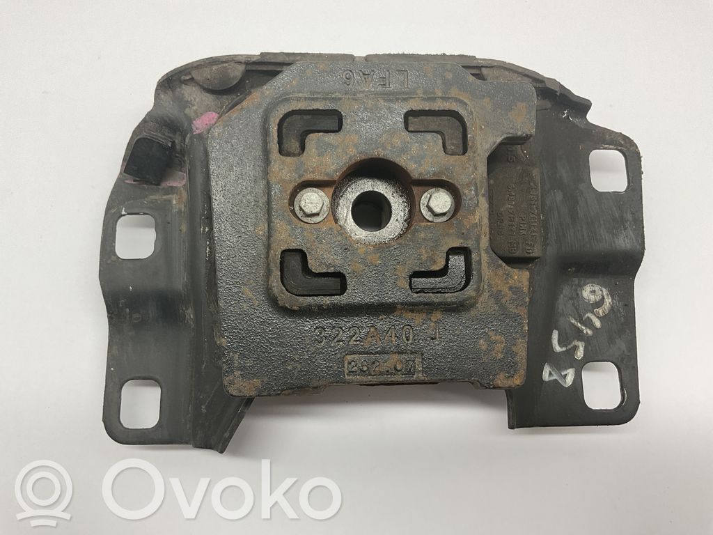 Volvo V50 Wspornik / Mocowanie silnika 