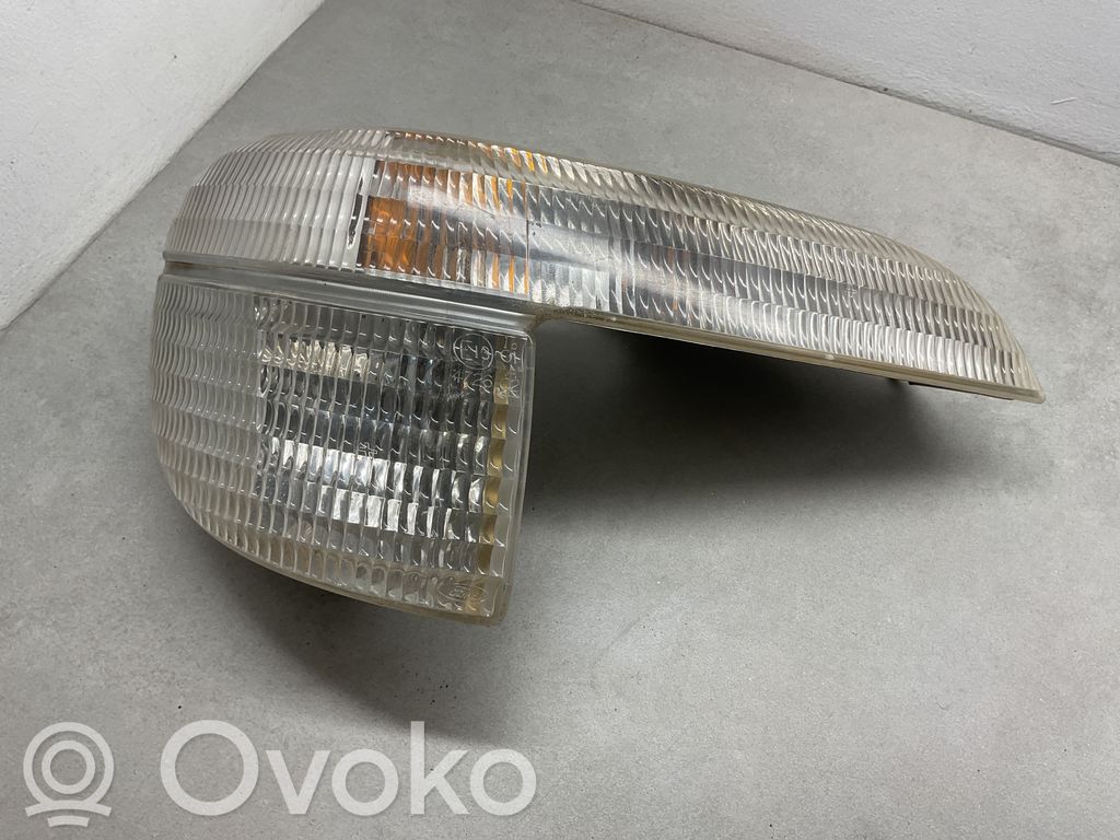 Clignotant avant   4ZH1013