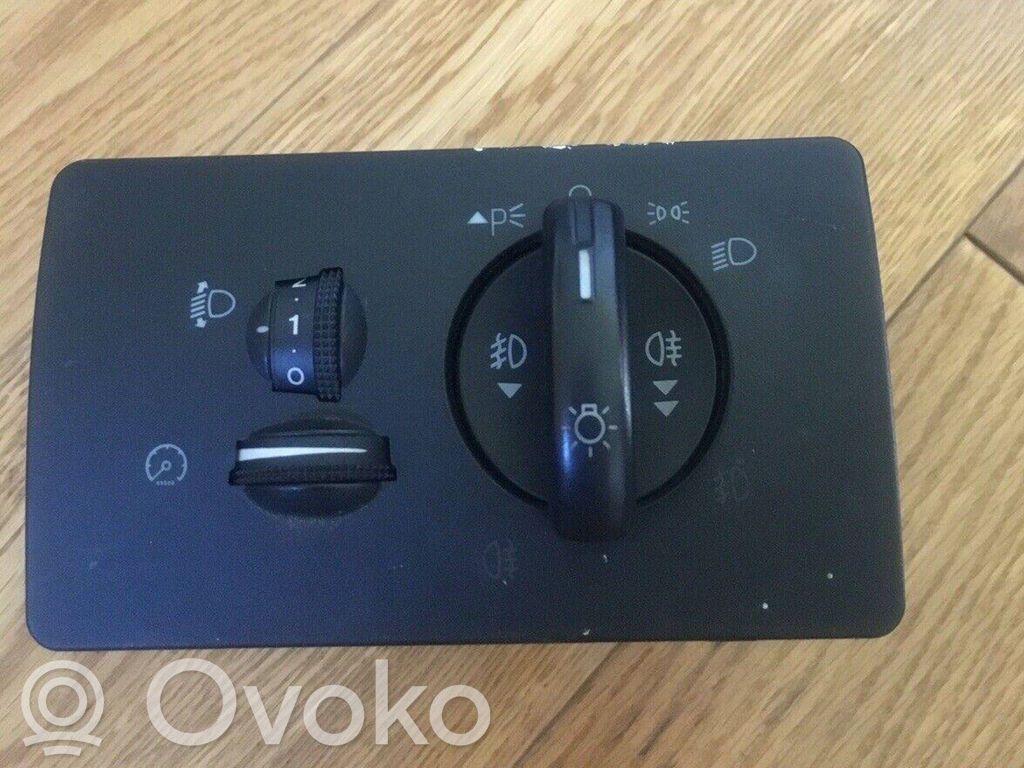Light switch   1S7T13A024FB,04052751,010319B
