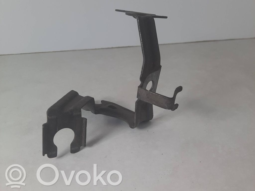 Engine mounting bracket   2284734,3310110