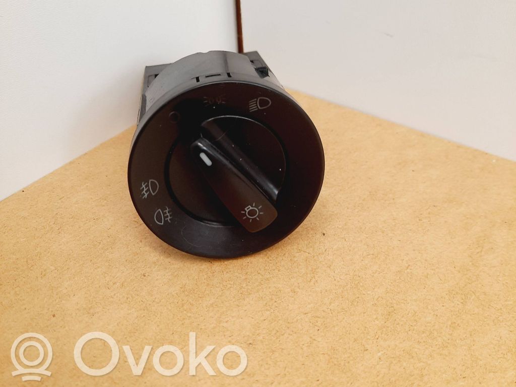 Volkswagen Golf IV Light switch 