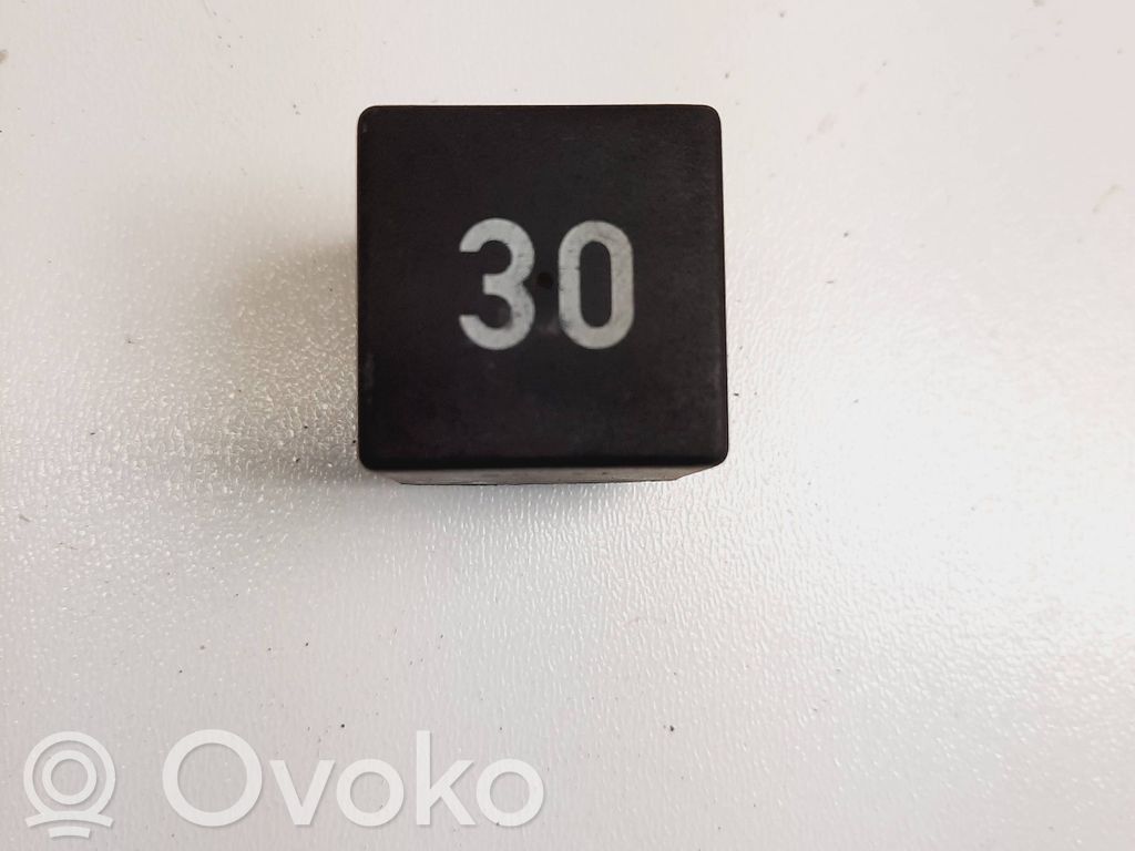 Audi A4 S4 B5 8D Other relay 