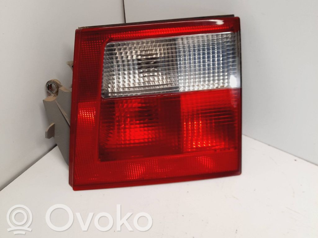 Saab 9-5 Aizmugurējais lukturis virsbūvē 