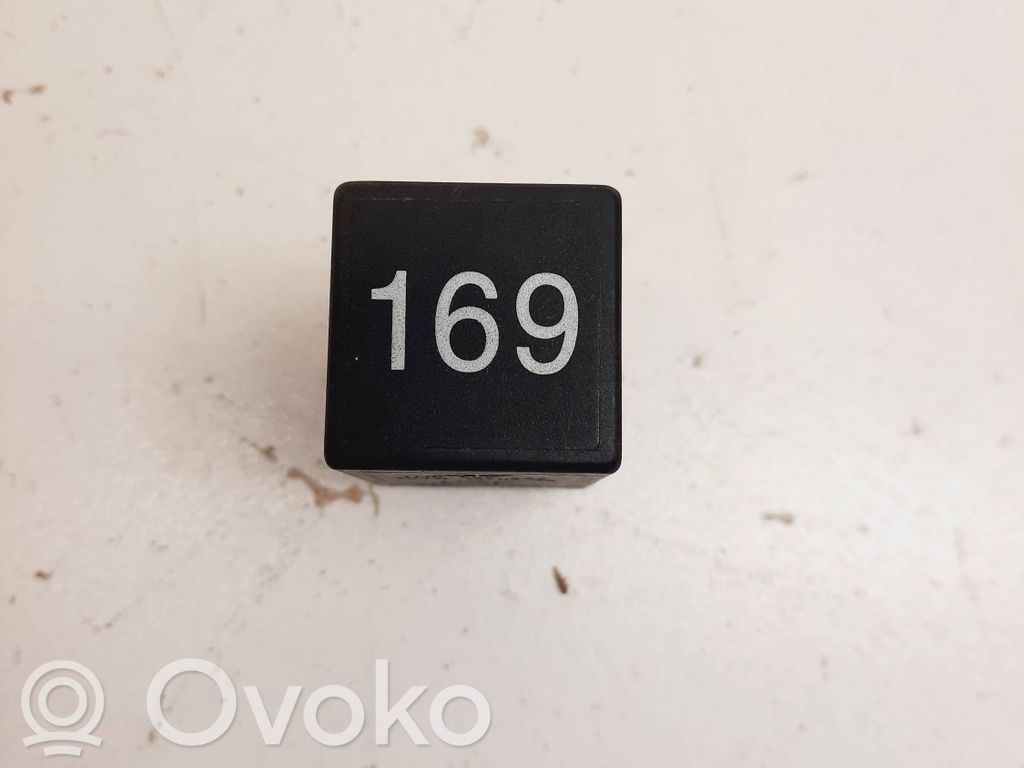 Audi A4 S4 B5 8D Other relay 