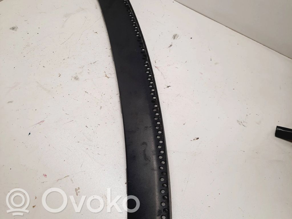 Seat Alhambra (Mk1) Wiper trim 