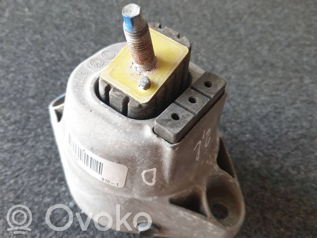 Chevrolet Camaro Engine mount bracket 