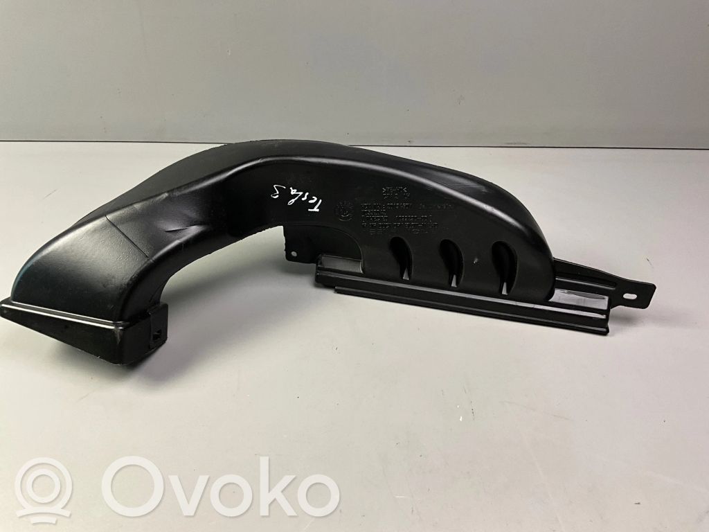 Tesla Model 3 Muu sisätilojen osa 