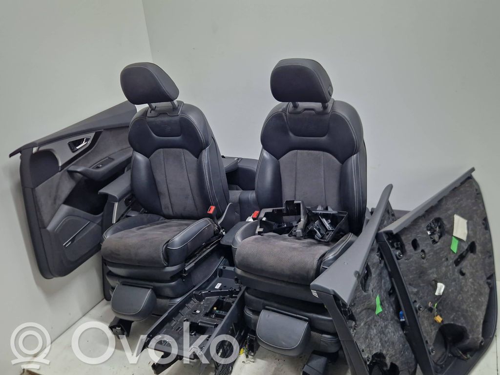 Interior set   4M1867105D,4M1867106D,4M1867106,4M1867105