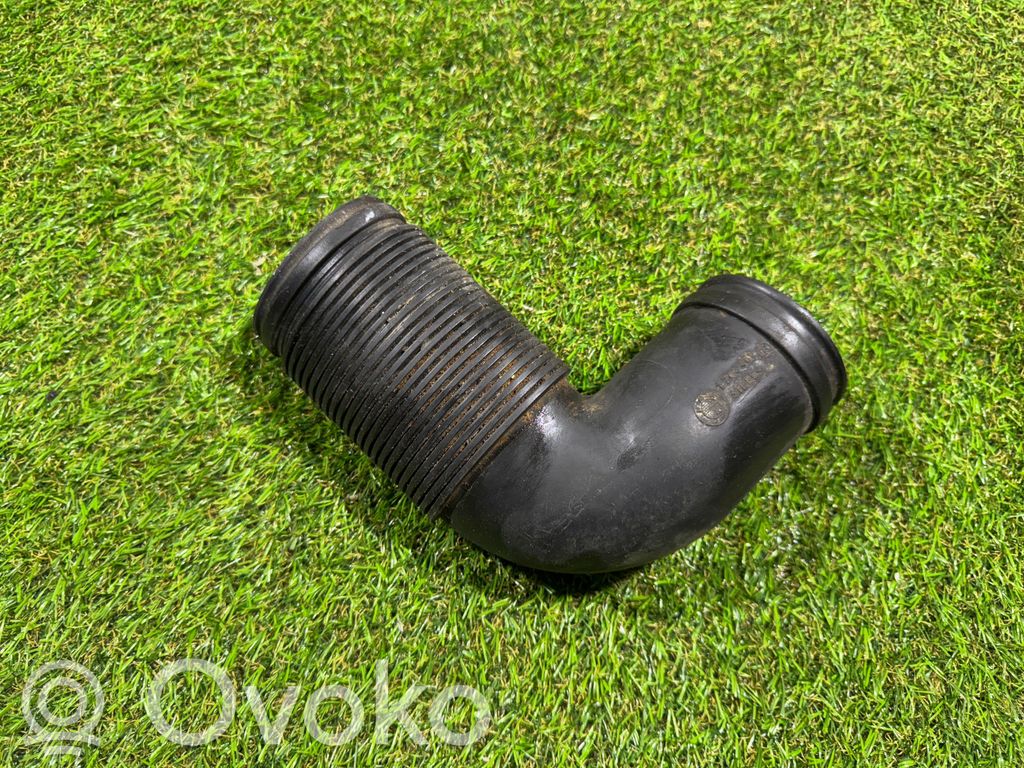 BMW 5 E39 Gaisa ieplūdes kanāla detaļas 