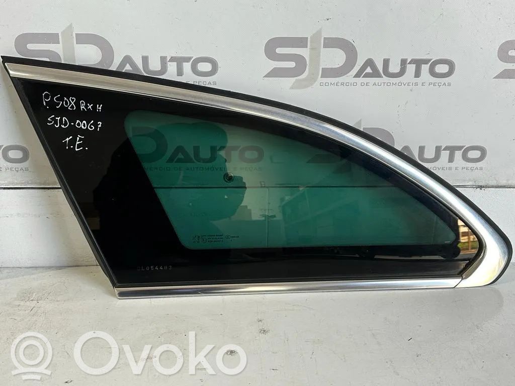 Rear side window