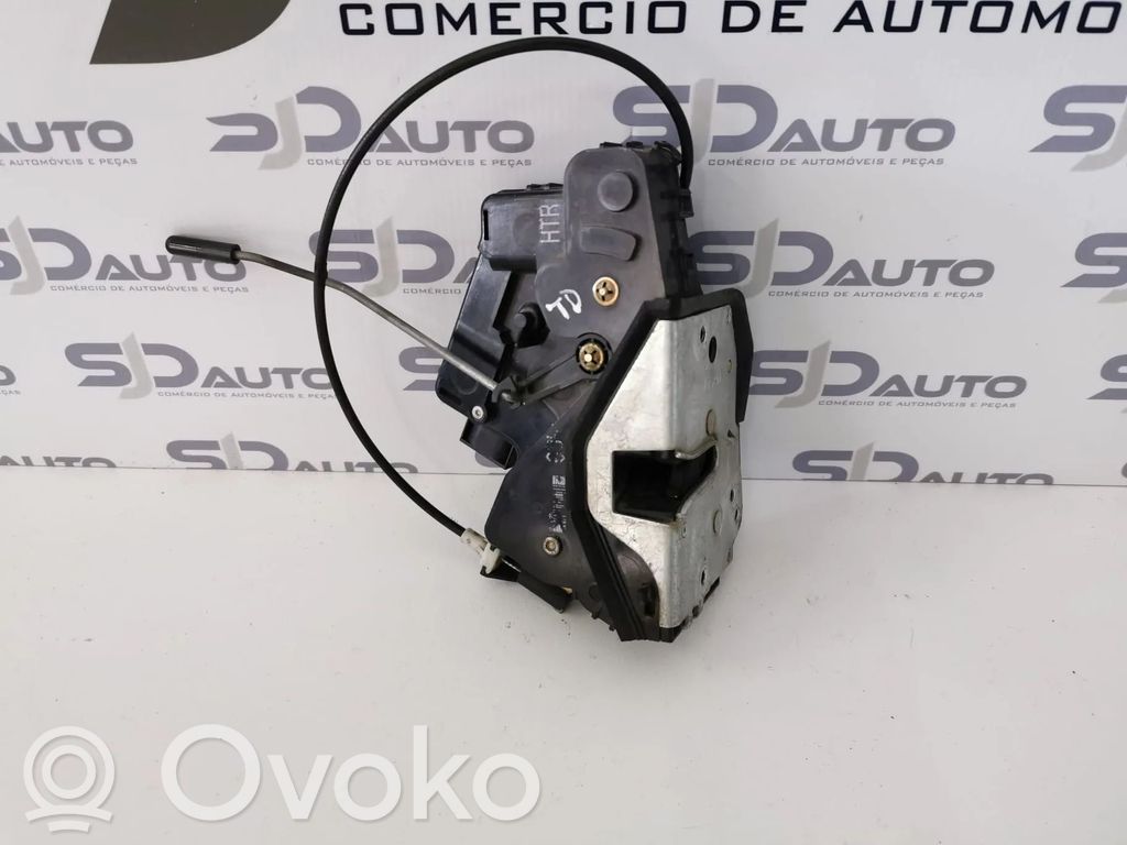Serrure de porte arrière   8196034