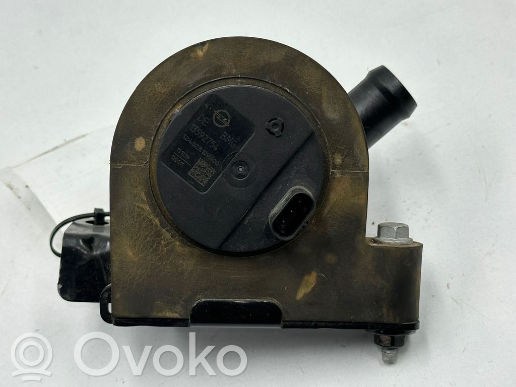Vesipumppu   13592754