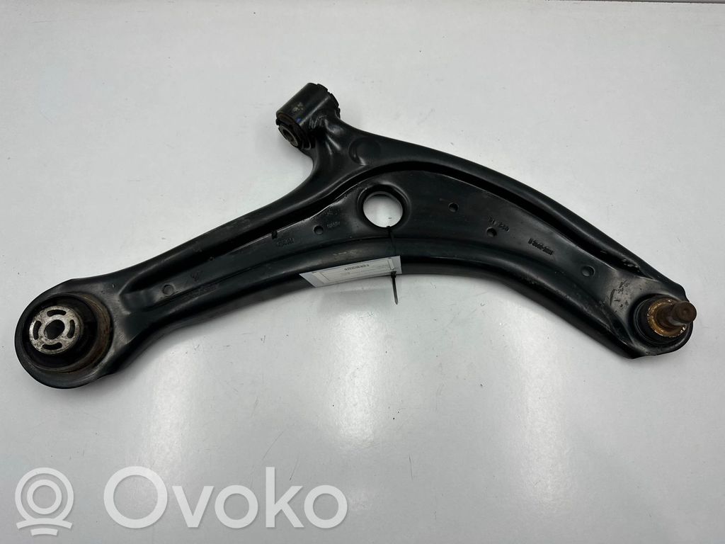 Ford Fiesta Wahacz przedni 