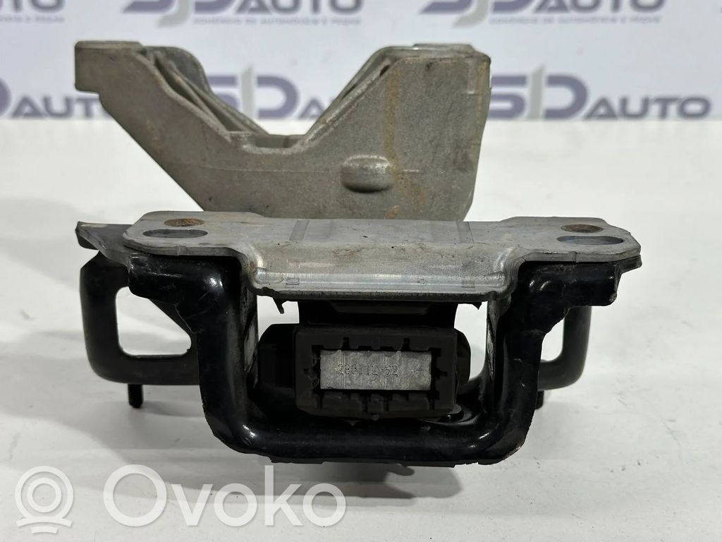 Moottorin kiinnikekorvake   8V517M121AE,8V517M125AC,AV597M121AA