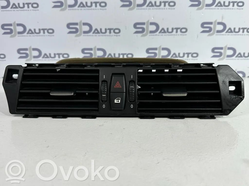 BMW 5 E60 E61 Centrinės oro grotelės 