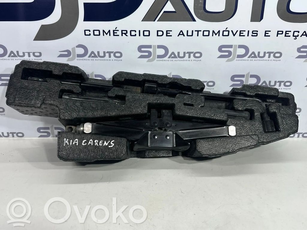 KIA Carens II Juego de herramientas 