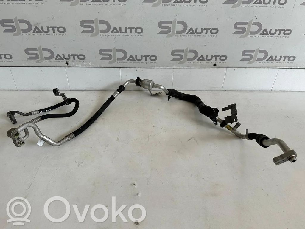 Ilmastointilaitteen putki (A/C)   51986982B,51981752