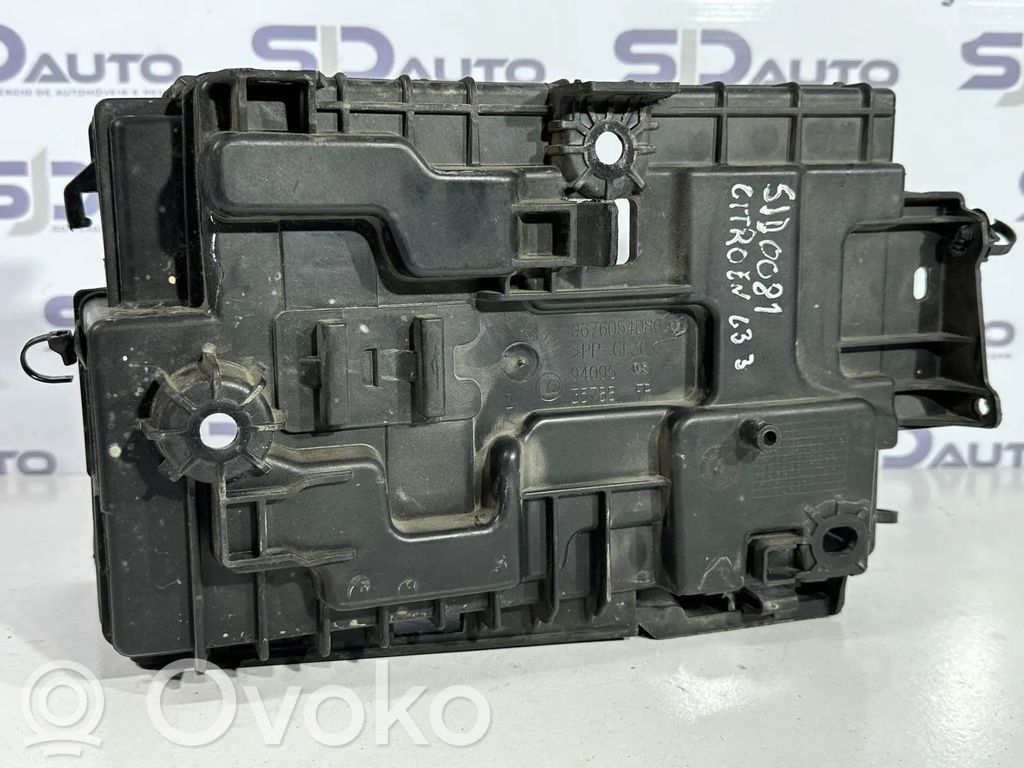 Akkulaatikon alusta   9676054080