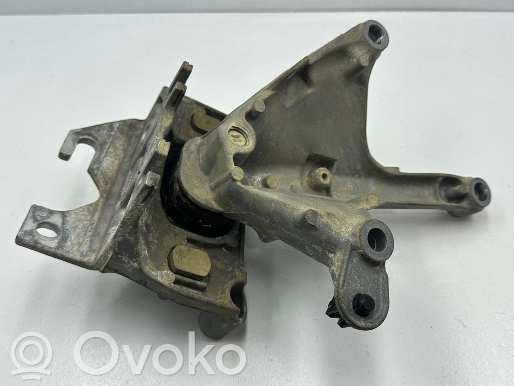 Engine mount bracket   112228880R,112202847R,112205217R,112533062R