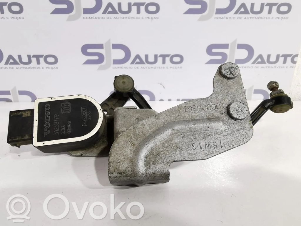 Volvo V40 Motor reglare nivel far 