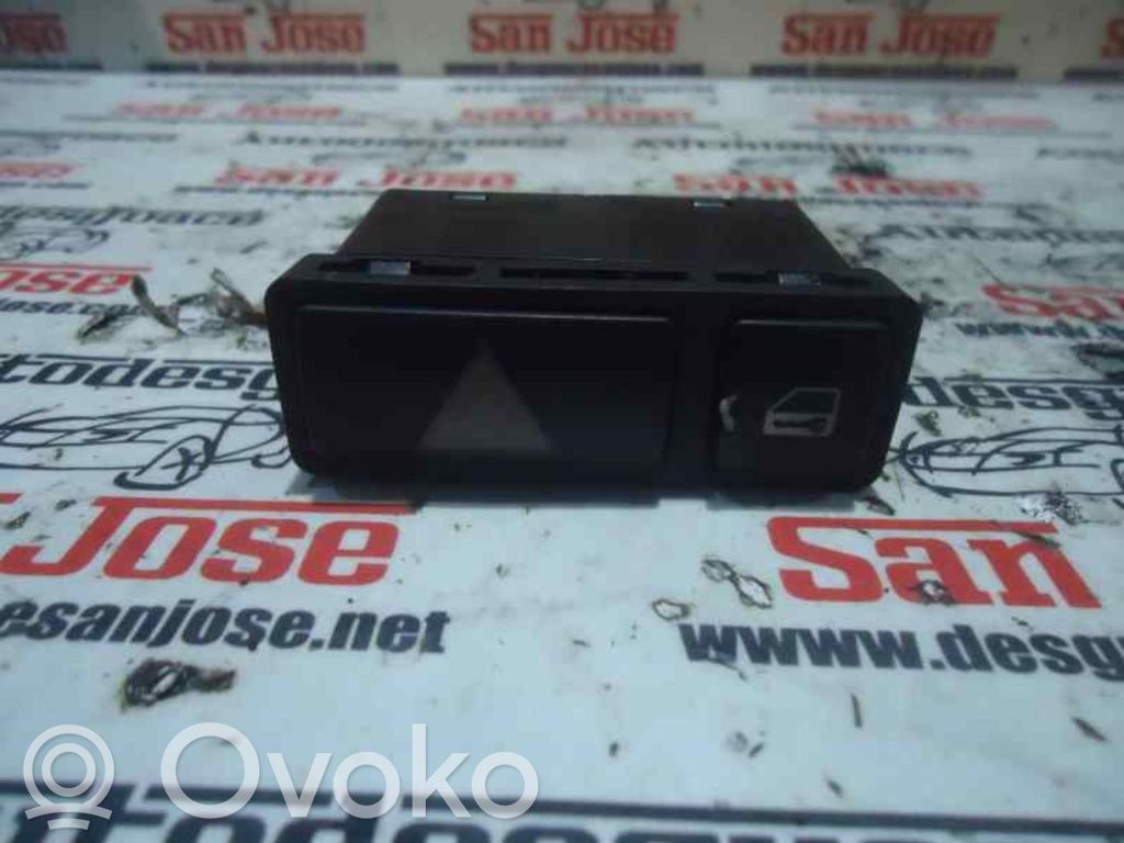 Botón interruptor de luz de peligro