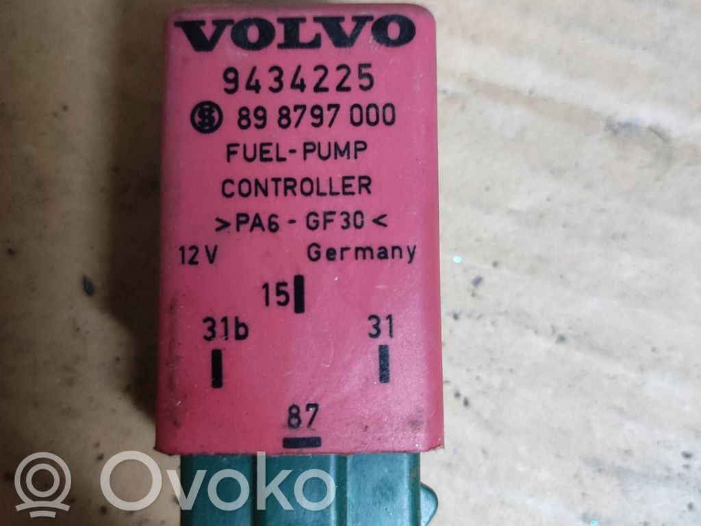 Volvo S70  V70  V70 XC Przekaźnik pompy paliwa 