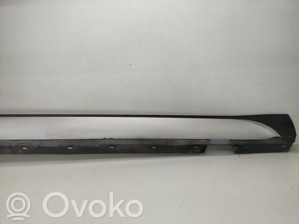 BMW X1 E84 Sill 