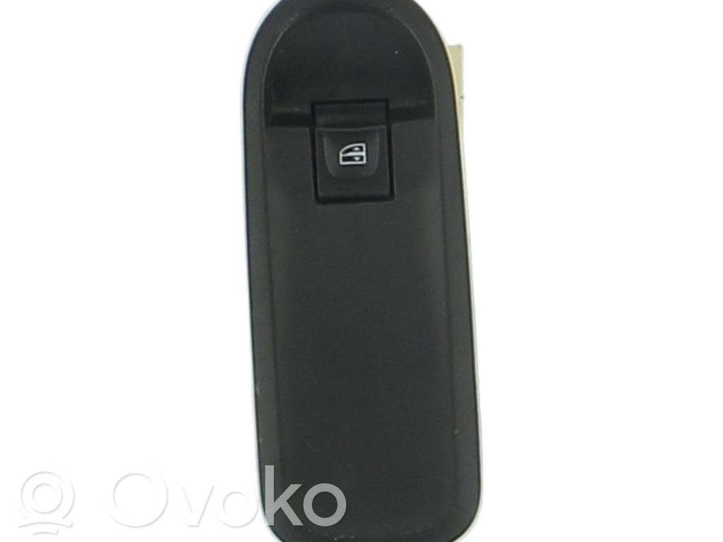 Dacia Duster Electric window control switch 