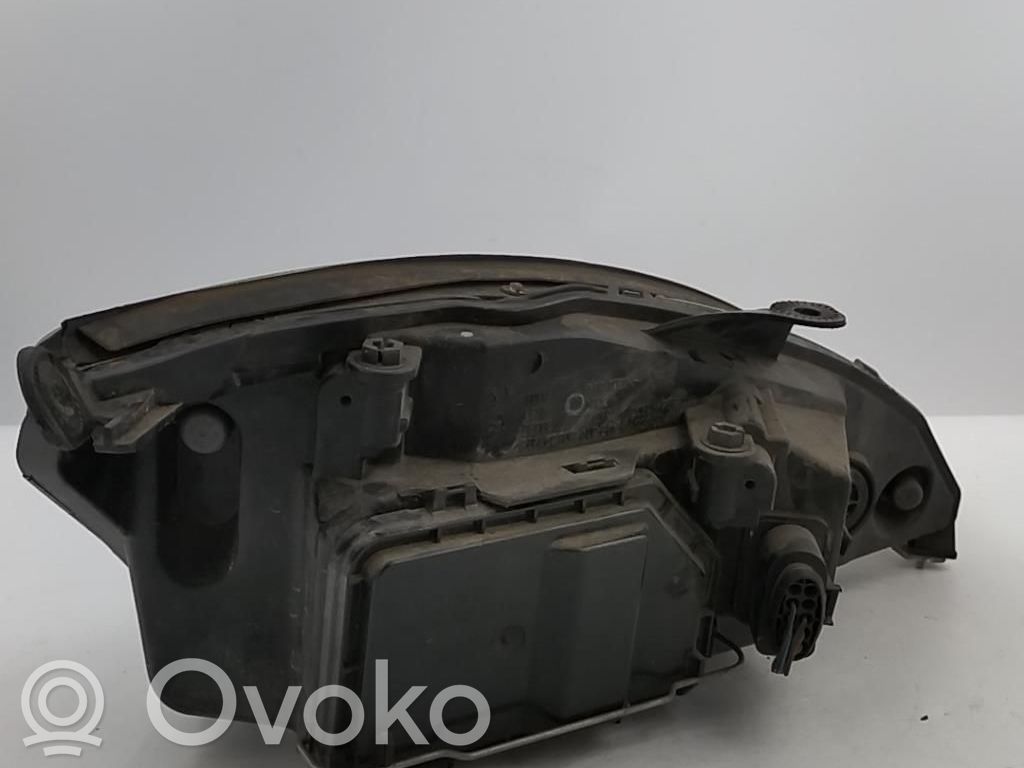 Ford Focus Headlight/headlamp 
